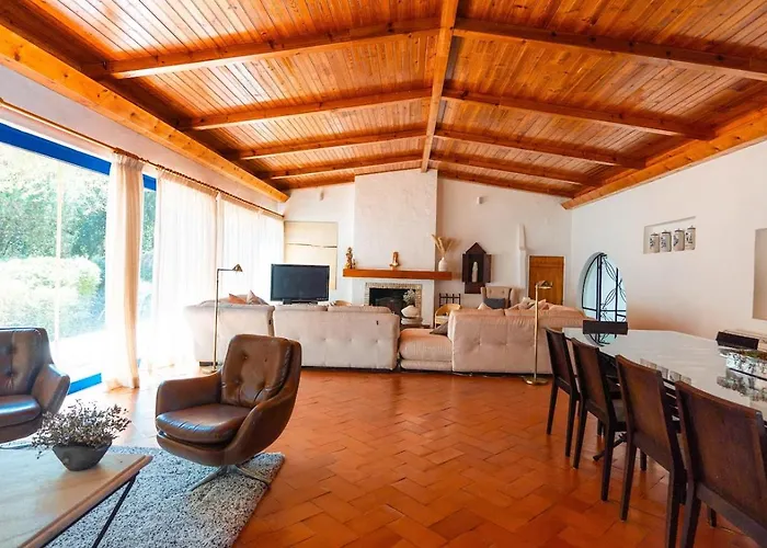 Whome Family Paradise, Exquisite Retreat For Holidays Дом отдыха Sao Miguel de Rio Torto