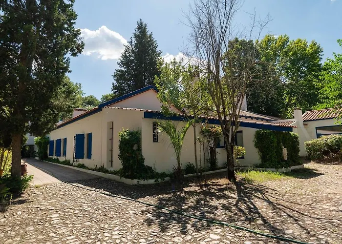 Дом отдыха Whome Family Paradise, Exquisite Retreat For Holidays *